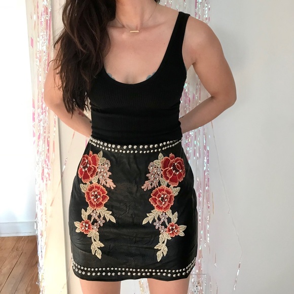 Wrinkled Leather Studded Mini Skirt - Picture 1 of 2